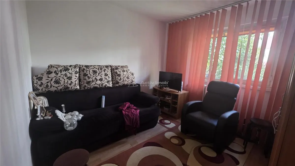 Apartament 2 semidecomandat, etaj 1 - Rovine - foto 4