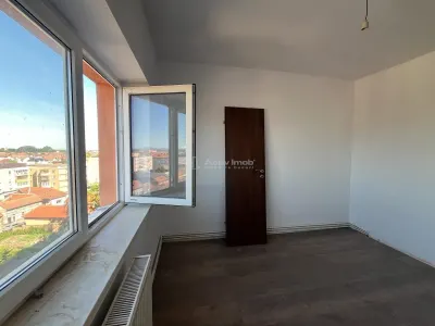 Lugoj, Apartament 3 Cam., 84 Mp., Semidecomandat, et.6, Central Blocul Postei - foto 39