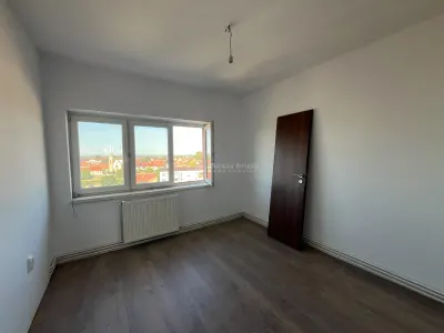 Lugoj, Apartament 3 Cam., 84 Mp., Semidecomandat, et.6, Central Blocul Postei - foto 40