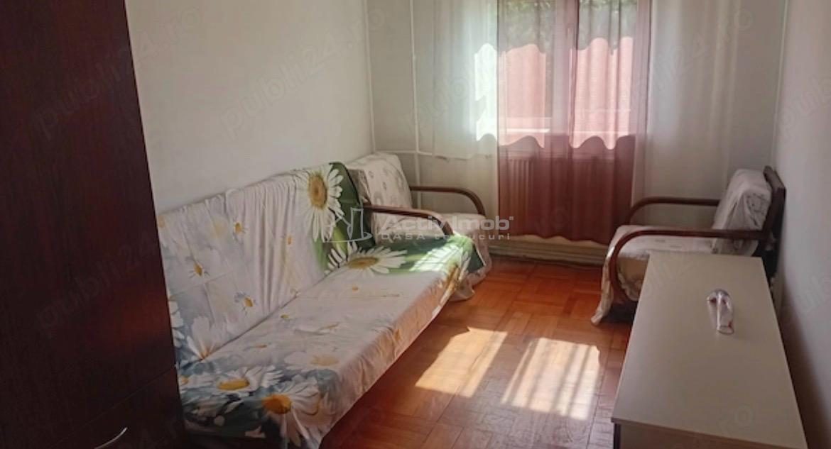 3 cam - zona Piata Mica - Arad