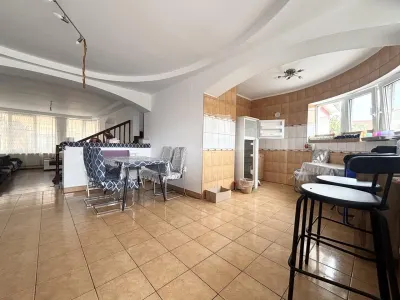 Casa spatioasa si bine compartimentata in Cantemir– locatie excelenta - foto 2