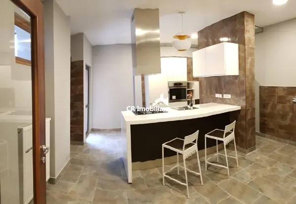 Apartament 5 camere București - poza 1