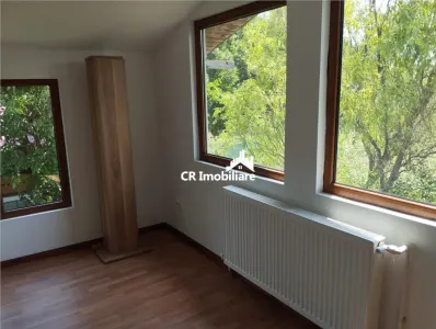 Vila de vanzare cu acces la padurea Izvorani in spatele casei si aproape de centrul comercial Ciolpani - foto 4