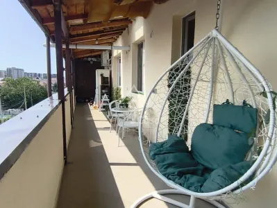 Apartament 3 camere, terasa de 22 mp , la 15 min M. Ap. Patriei - foto 2