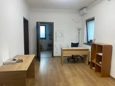 Spatiu de birou - zona linistita - centrala proprie - aer conditionat - Timisoara
