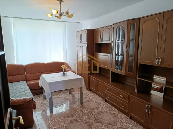 Apartament 3 camere Moldova Noua - poza 2