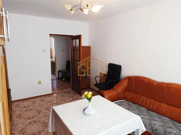 Apartament 3 camere Moldova Noua - poza 4