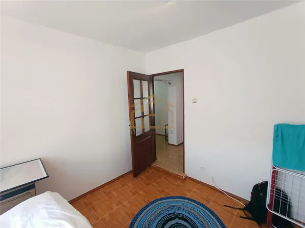 Apartament 3 camere Moldova Noua - poza 9