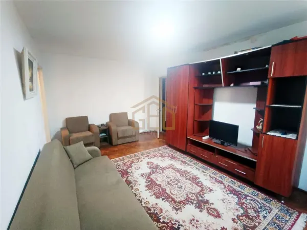 Apartament 2 camere Moldova Noua - poza 4