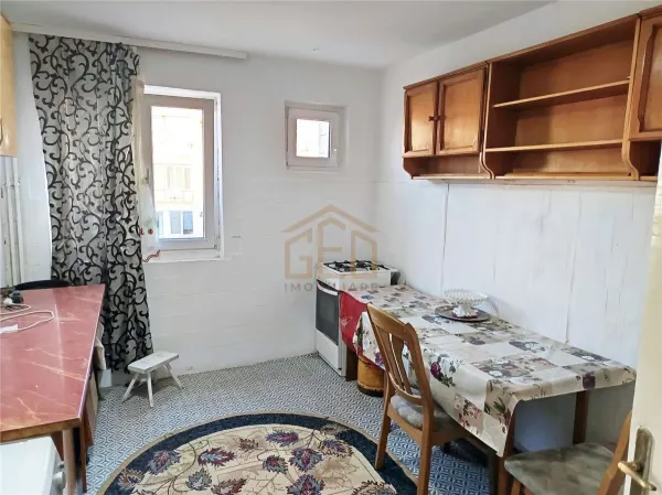 Apartament 2 camere Moldova Noua - poza 6