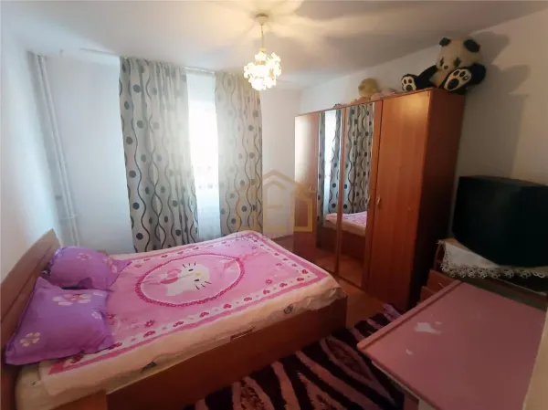 Apartament 2 camere Moldova Noua - poza 8