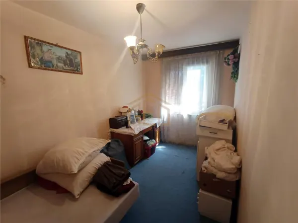 Apartament 3 camere Moldova Noua - poza 2