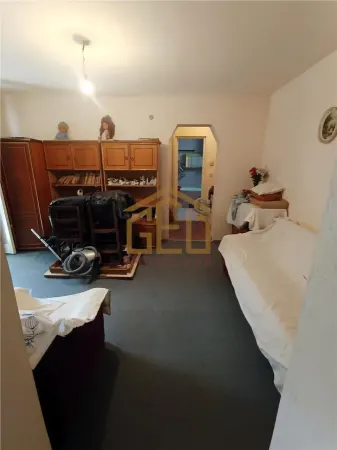 Apartament 3 camere Moldova Noua - poza 4