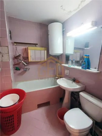 Apartament 3 camere Moldova Noua - poza 5