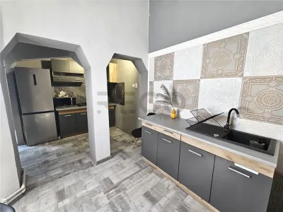 RECO Apartament central cu 3 camere de inchiriat. - foto 6