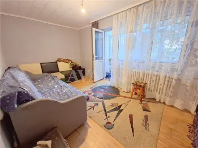 Apartament 3 decomandate, etaj 1, zona Narcisa - foto 2