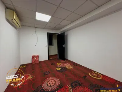 Locatie centrala cu front stradal amplu, ideala pentru birou, sediu firma sau spatiu comercial, Sfantu Gheorghe. - foto 17
