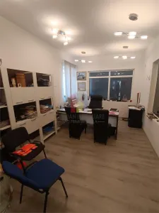 Spatiu comercial 350 mp cu teren 780 mp, pret 14 Euro/mp - foto 7