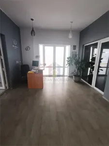Spatiu comercial 350 mp cu teren 780 mp, pret 14 Euro/mp - foto 9