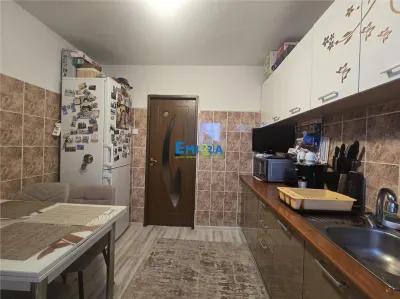 De vanzare apartament 2 camere complet mobilat, str.Cornisa, zona Scolii 10 - foto 9