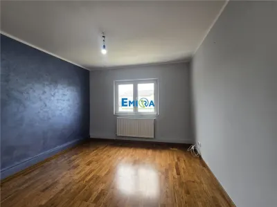 Apartament 3 Camere De Vanzare in Zona Excelenta Str. Aprodu Purice, Bacau - foto 2