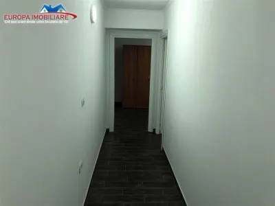 Spatiu comercial de vanzare  Zona E3 - foto 16