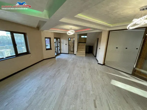 Casă 7 camere Tulcea - poza 3