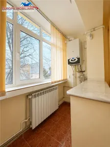 Apartament 4 camere de vanzare zona Alunisului -Tulcea - foto 2
