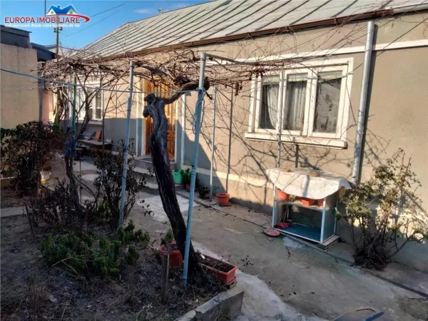 Casă 4 camere Tulcea - poza 1