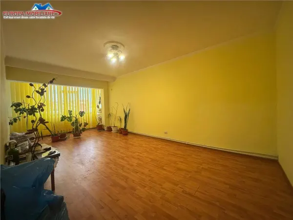 Apartament 3 camere Tulcea - poza 1