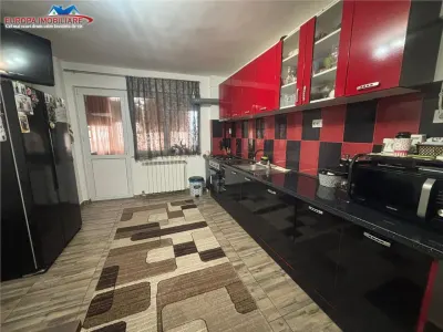Apartament 4 camere de vanzare zona centrala Tulcea - foto 11