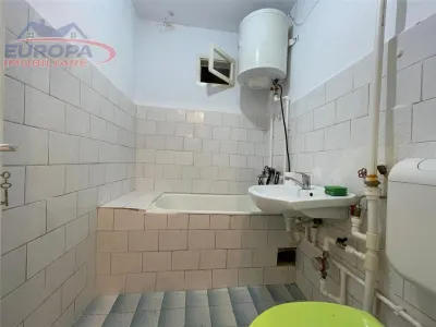 Apartament cu 2 camere de vanzare zona 23 August-Tulcea - foto 7