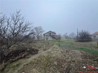 Casa Radulesti, an 1996 ,la rosu, 2.000 mp teren , 310 mp casa - foto 6