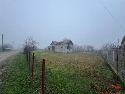 Casa Radulesti, an 1996 ,la rosu, 2.000 mp teren , 310 mp casa - foto 10