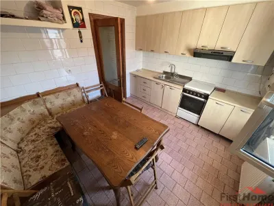 Apartament 4 camere, 100 mp, etaj 3, zona Longinescu - Focsani
