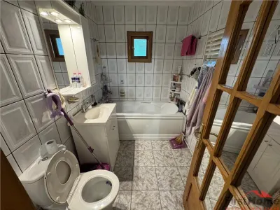3 camere, etaj 3 cu acoperis, 2 balcoane , 2 bai, zona centrala - foto 14