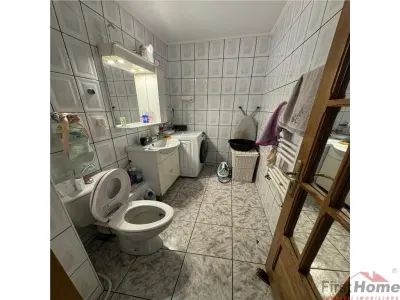 3 camere, etaj 3 cu acoperis, 2 balcoane , 2 bai, zona centrala - foto 10
