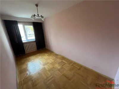 Apartament 4 camere, etaj 1/4, zona Mausoleul Eroilor - Sud - foto 3