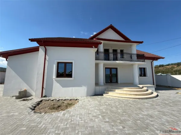 Casă 4 camere Odobești - poza 1