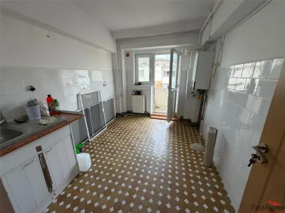 Apartament 4 camere, etaj 4, ultracentral, 1 loc de parcare - foto 2
