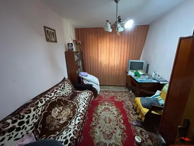 Apartament cu 3 camere de vanzare et. 2,  zona Sud. - foto 5