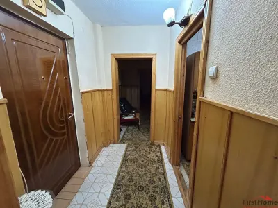 Apartament cu 3 camere de vanzare et. 2,  zona Sud. - foto 6