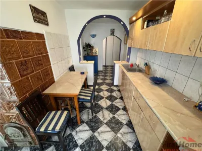 Apartament 2 camere, 54mp, etaj 4 cu acoperis - Central - - Focsani