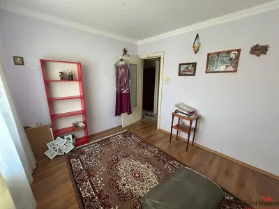 Apartament cu 4 camere de vanzare, zona liceul Pedagogic - foto 4