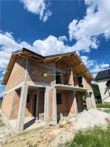 Duplex  Rasnov Zona Glajarie  Teren  500 Mp - Rasnov