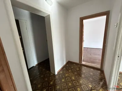 Apartament cu 2 camere de vanzare, etaj 4, zona Sud - foto 2