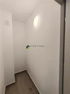 Apartament 2 camere decomandat, renovat, strada Toamnei, Centrul Civic - foto 12