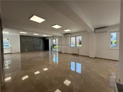 Spatiu comercial cu vad, strada Nicolae Labis - Brasov