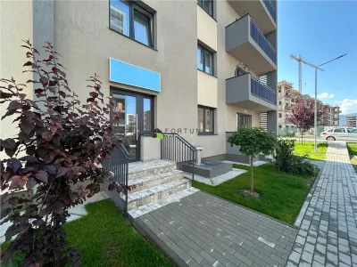 Spatiu comercial cu vad, strada Nicolae Labis - foto 4