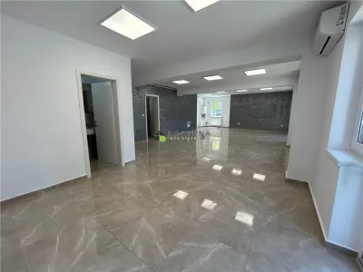 Spatiu comercial cu vad, strada Nicolae Labis - foto 7
